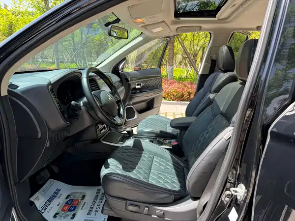 Mitsubishi Outlander 2021