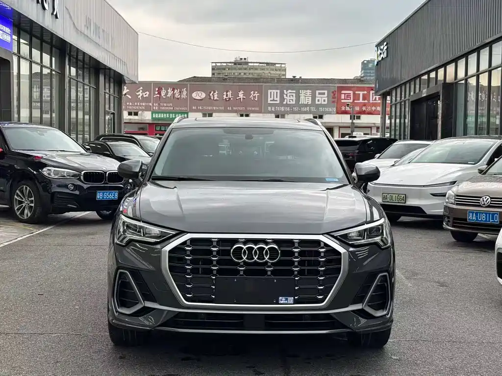 Audi Q3 2022 — фото 2