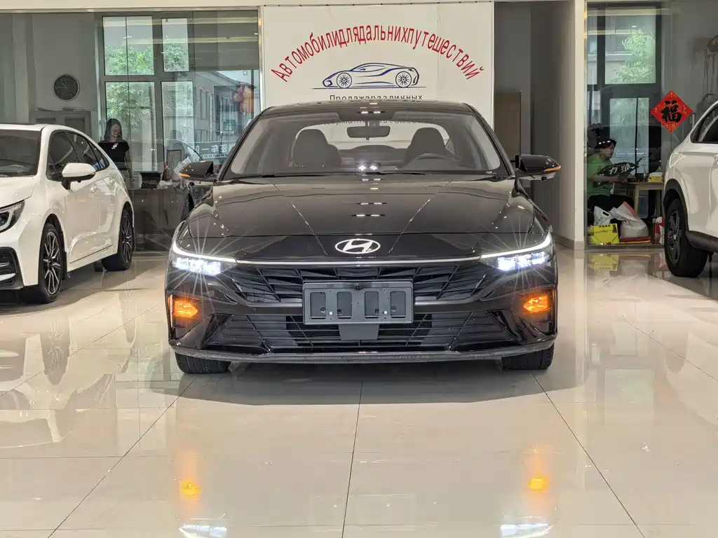 Hyundai Elantra 2023
