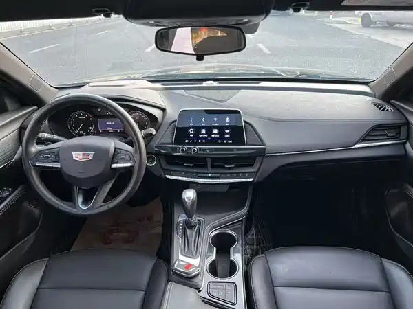 Cadillac CT4 2021