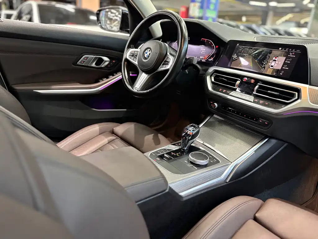 BMW 3 Series 2019 — фото 16