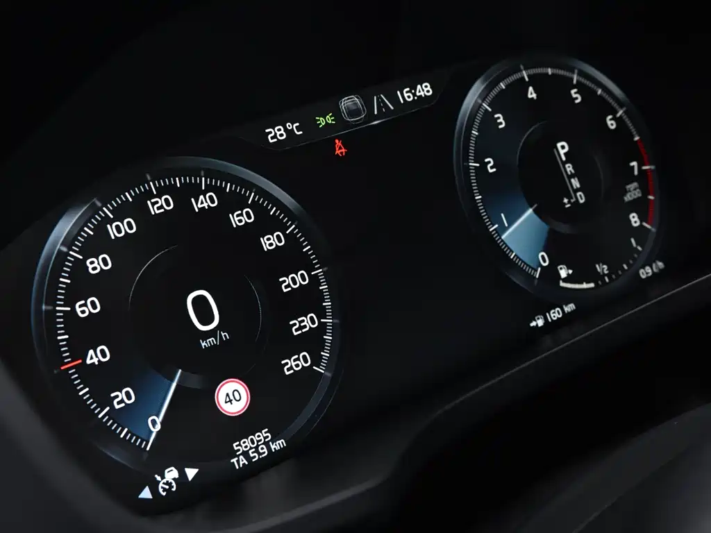 Volvo XC60 2020 — фото 16