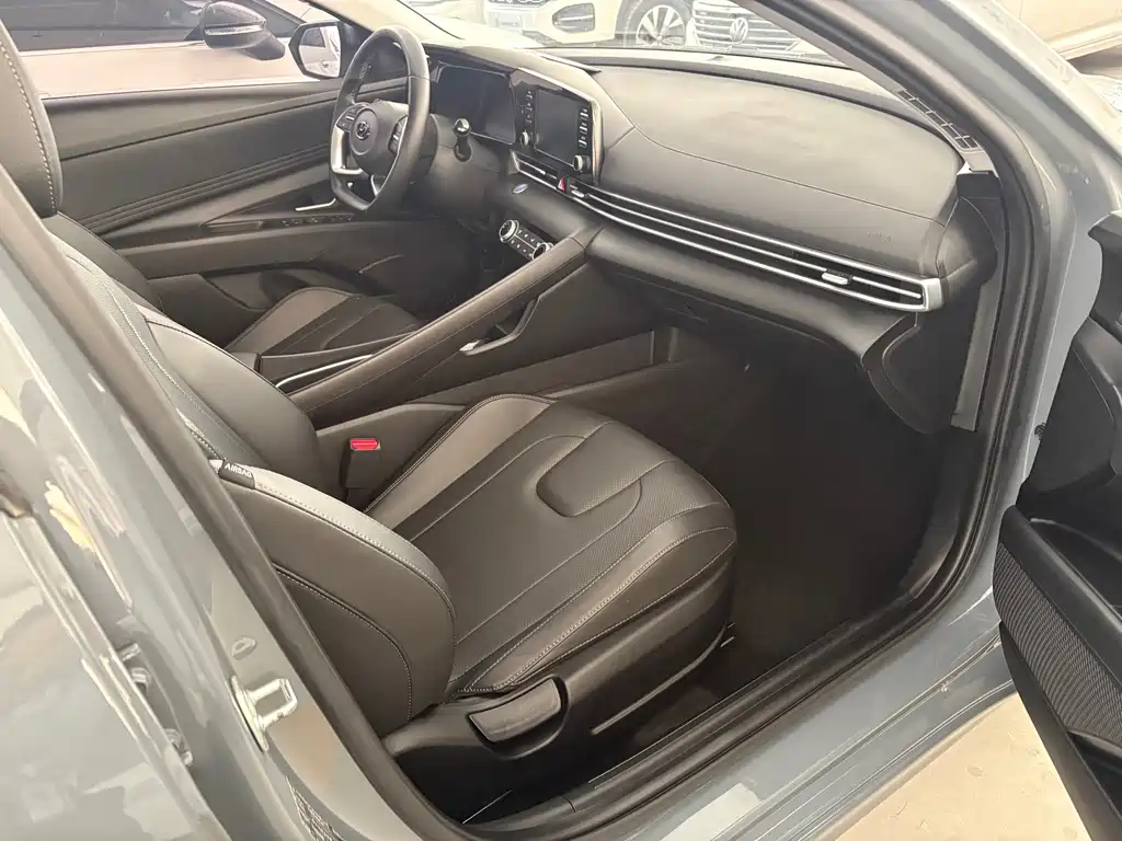 Hyundai Elantra 2022