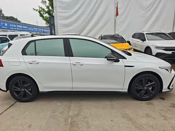 Volkswagen Golf 2023