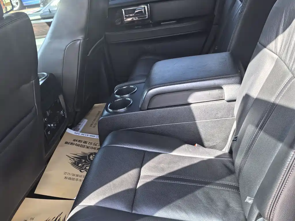 Lincoln Navigator 2017 — фото 12