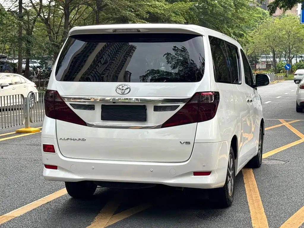 Toyota Alphard 2014 — фото 23