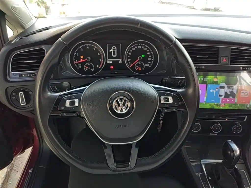 Volkswagen Golf 2018 — фото 11