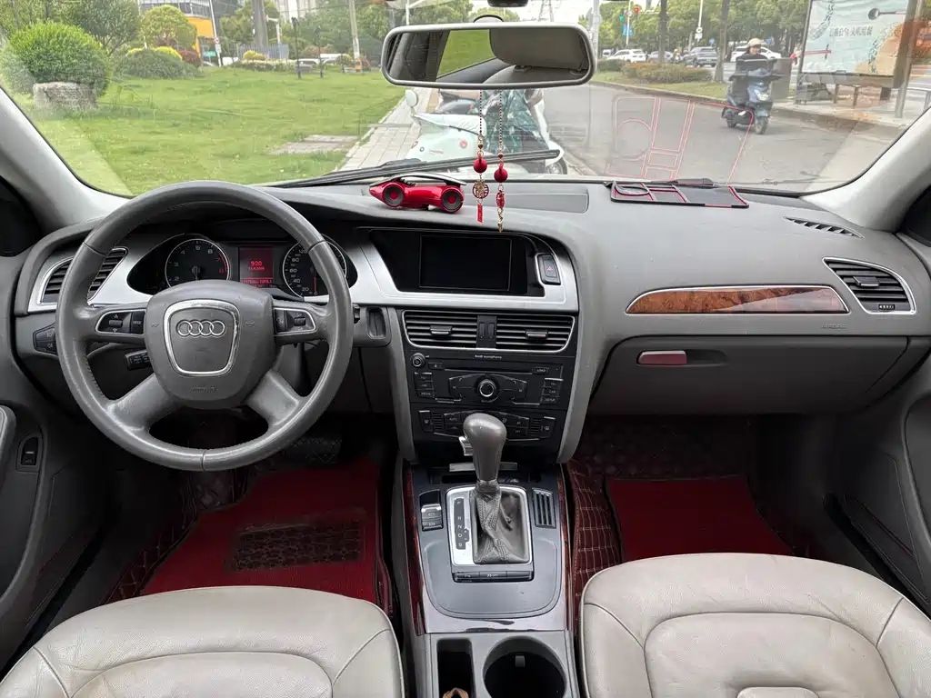 Audi A4L 2012