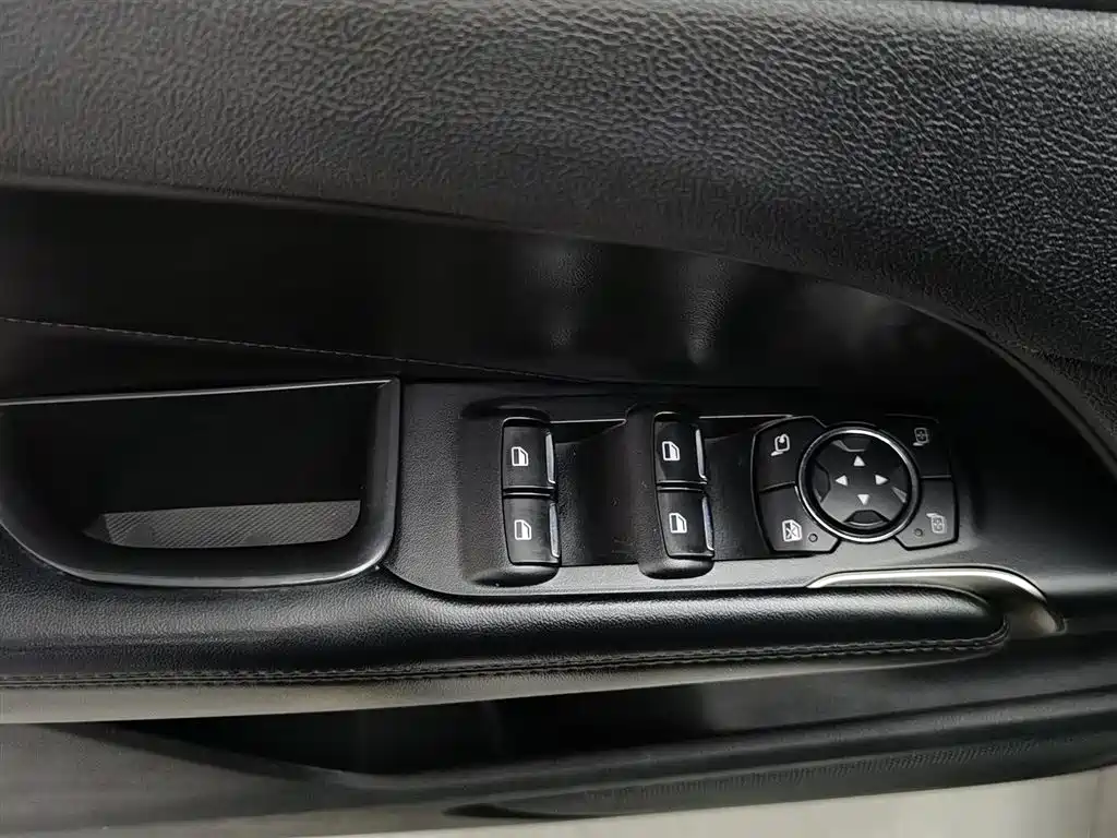Lincoln MKC 2018 — фото 9
