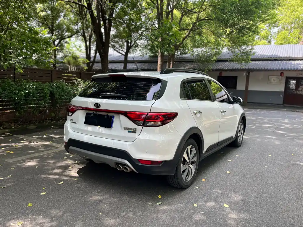 Kia KX Cross 2019 — фото 8