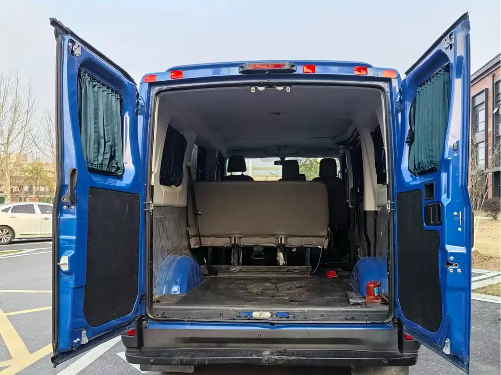 IVECO Ousheng 2021 — фото 10