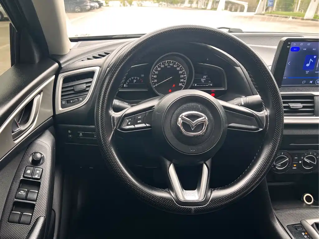 Mazda 3 Axela 2017 — фото 5