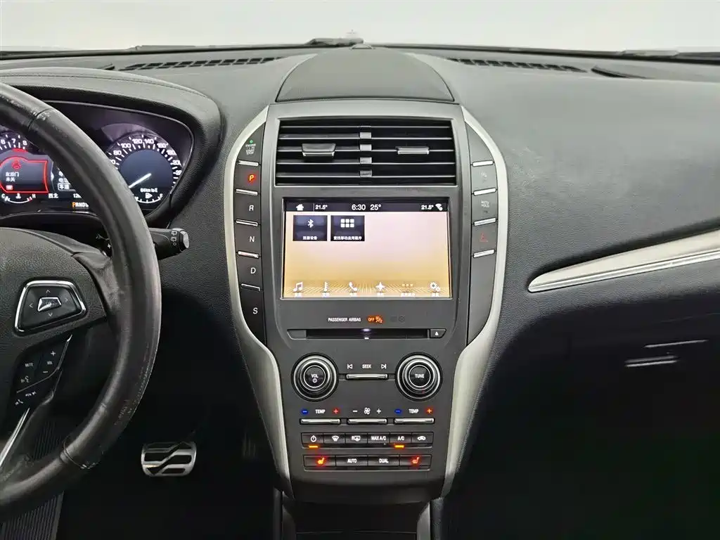 Lincoln MKC 2018 — фото 12