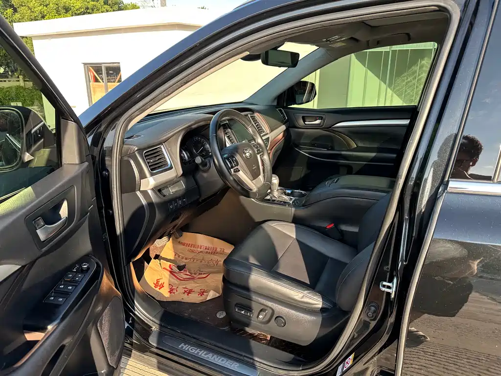 Toyota Highlander 2020