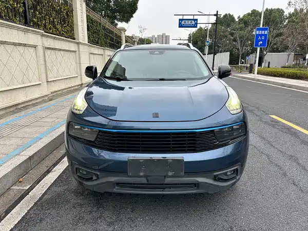 Lynk & Co 01 2017