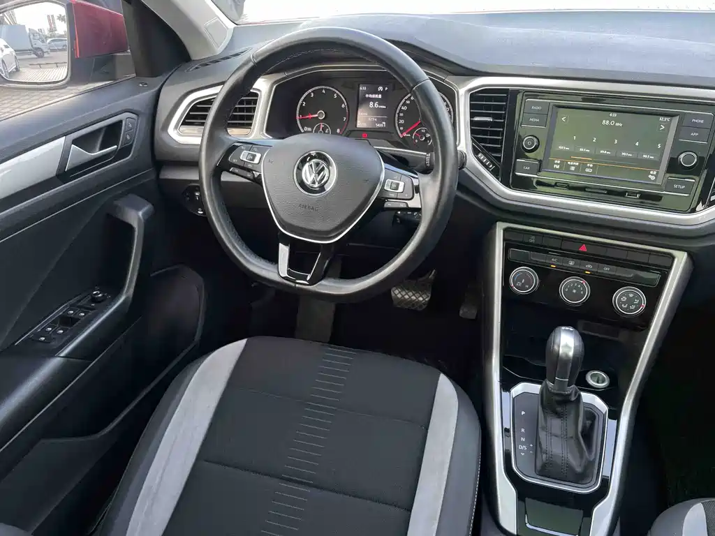 Volkswagen T-Roc 2020 — фото 18