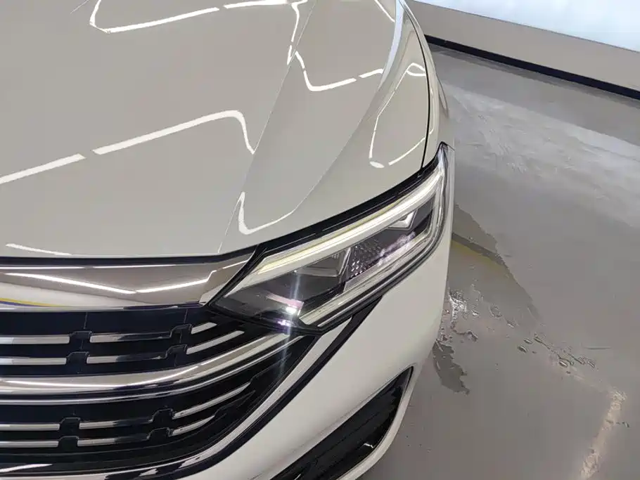 Volkswagen Sagitar 2022