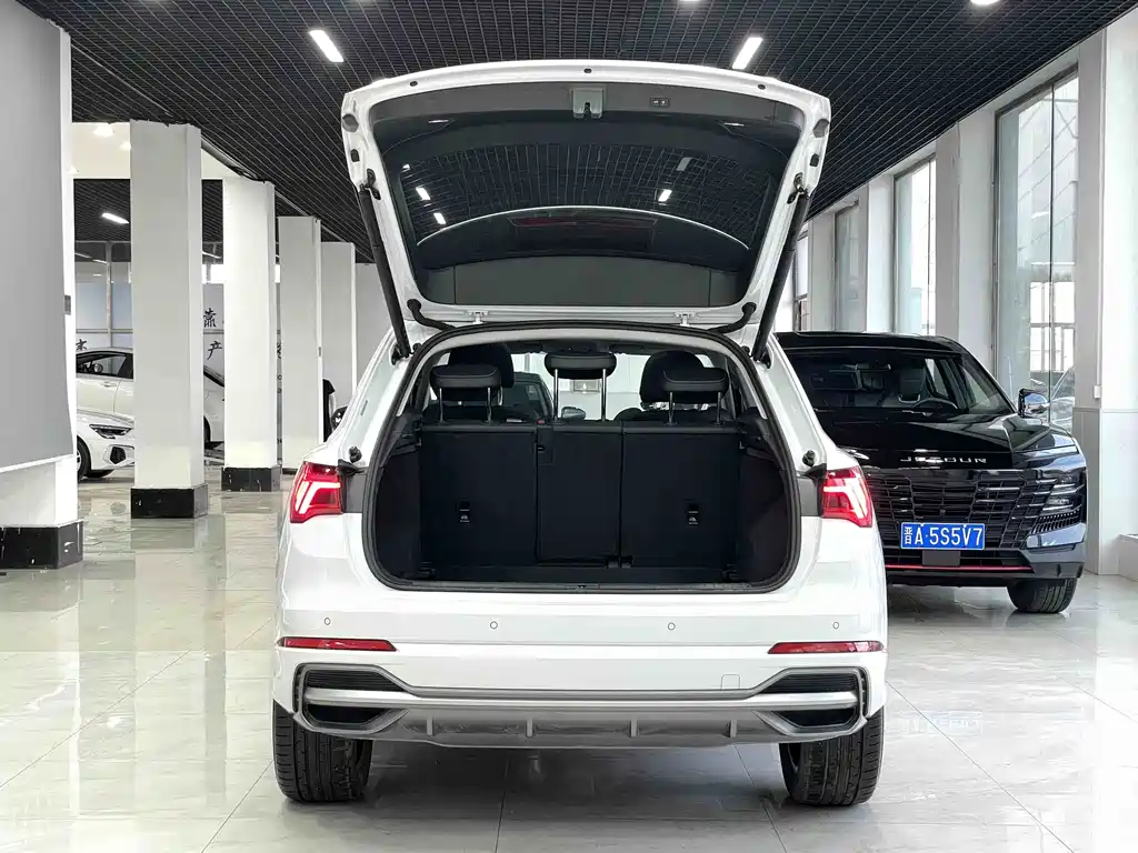 Audi Q3 2022 — фото 16