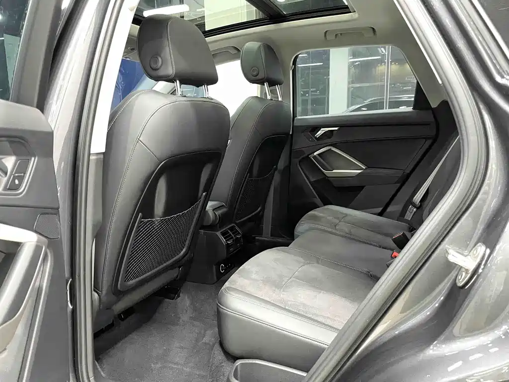 Audi Q3 2023 — фото 10