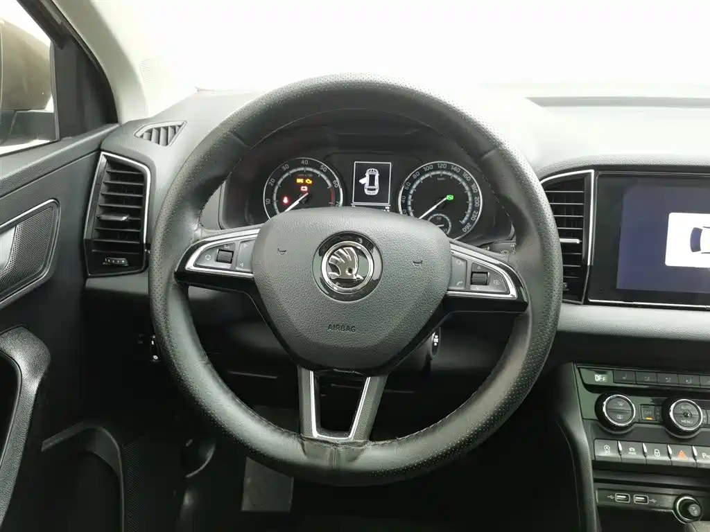 Skoda Karoq 2021 — фото 11