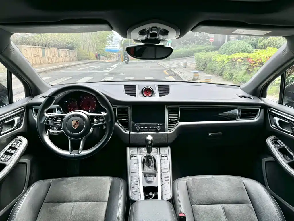 Porsche Macan 2018 — фото 6