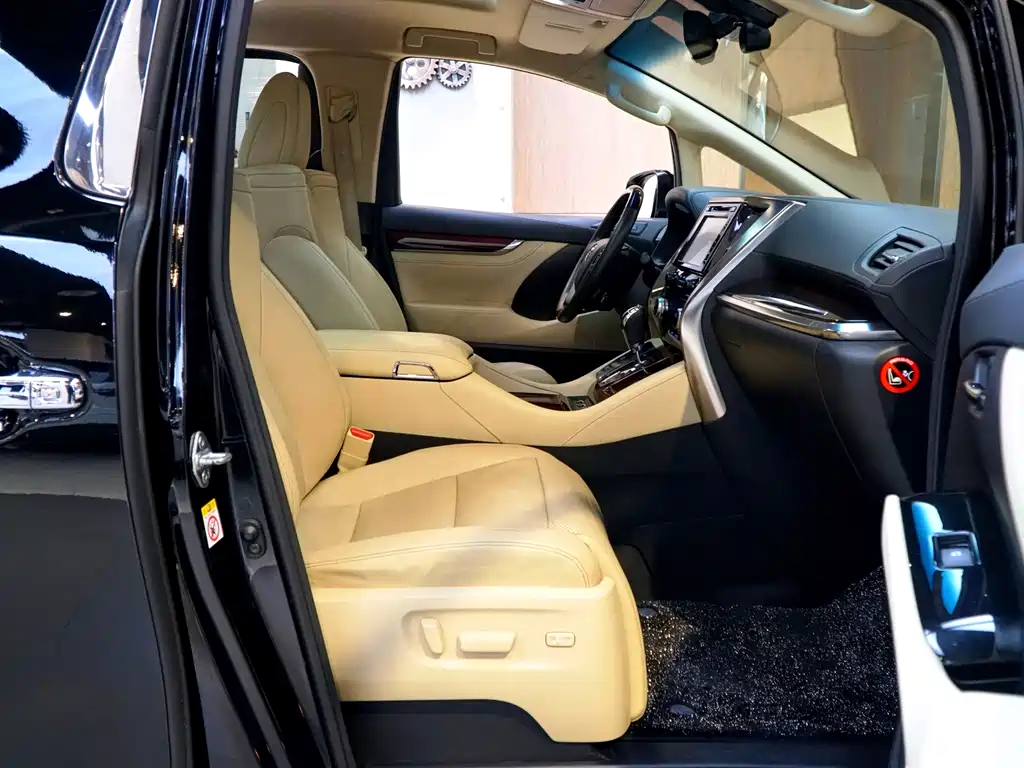 Toyota Alphard 2016 — фото 11
