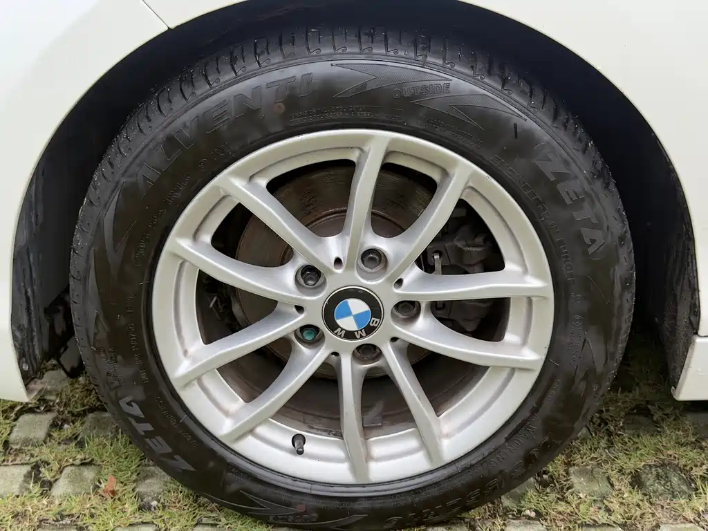 BMW 1 Series 2015 — фото 10