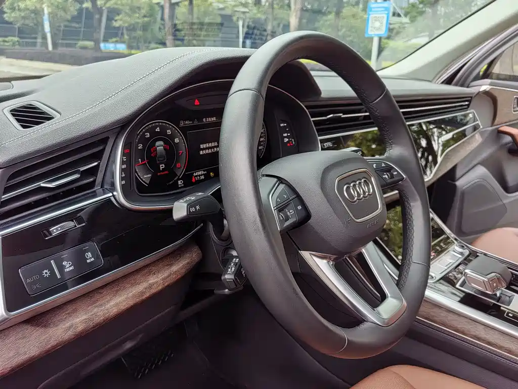 Audi Q7 2024 — фото 18