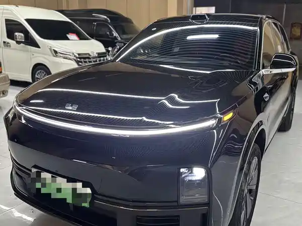 Li Auto L8 2025