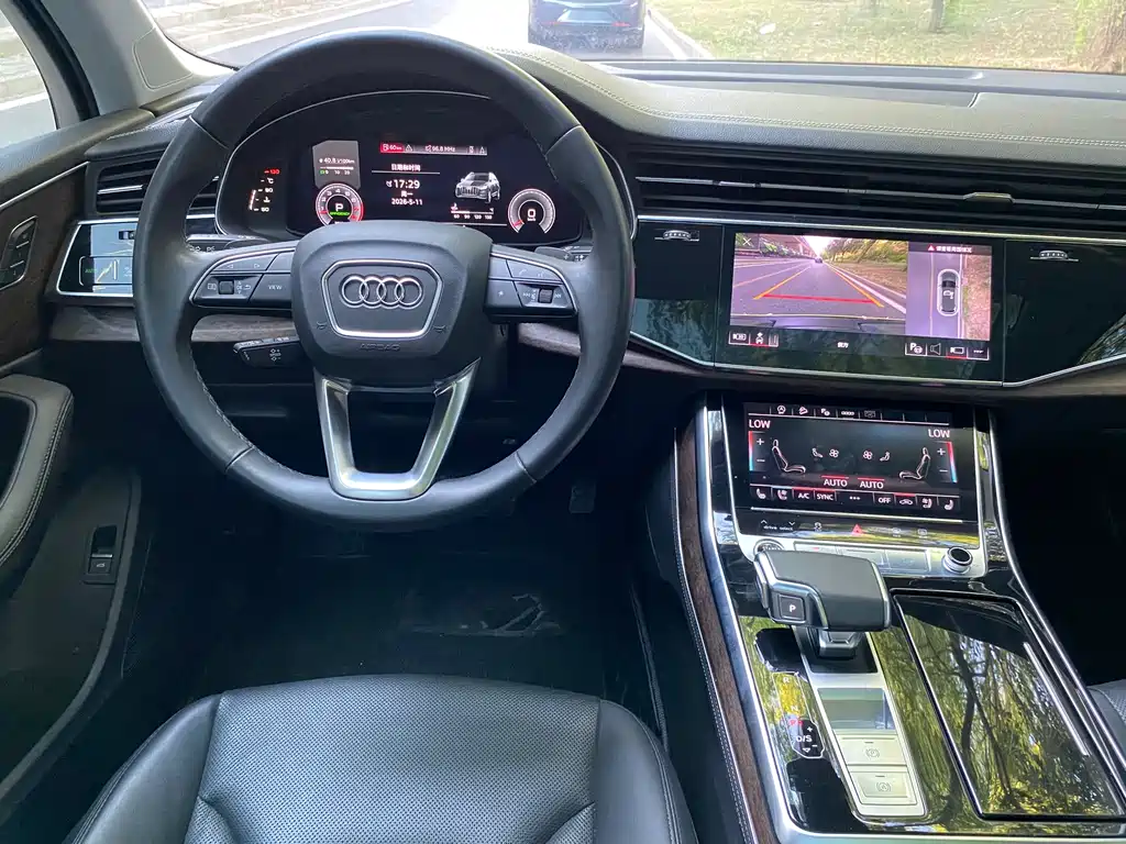 Audi Q7 2023 — фото 14