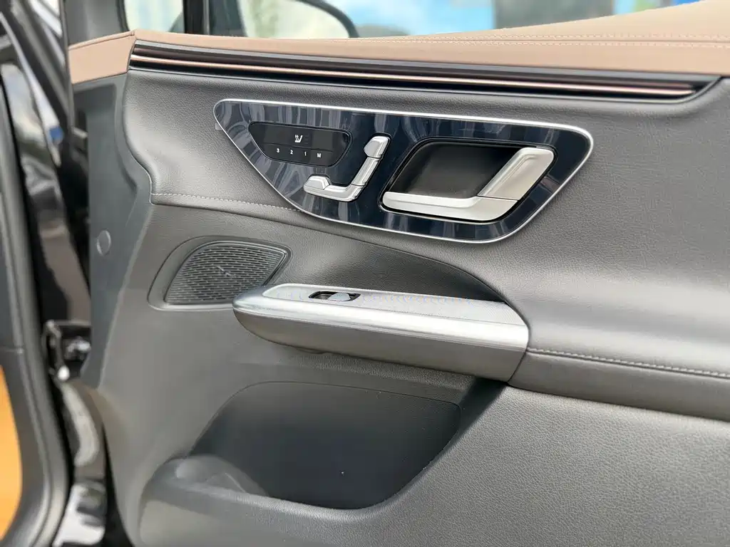 Mercedes-Benz EQE SUV 2025 — фото 23
