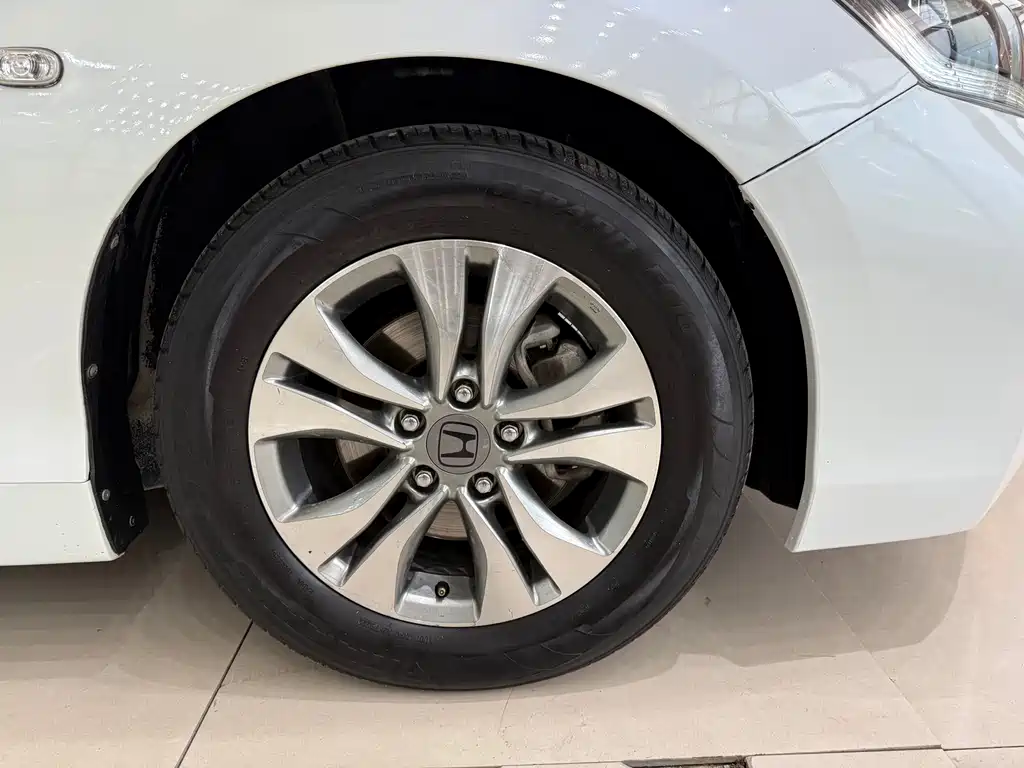 Honda Accord 2015 — фото 8