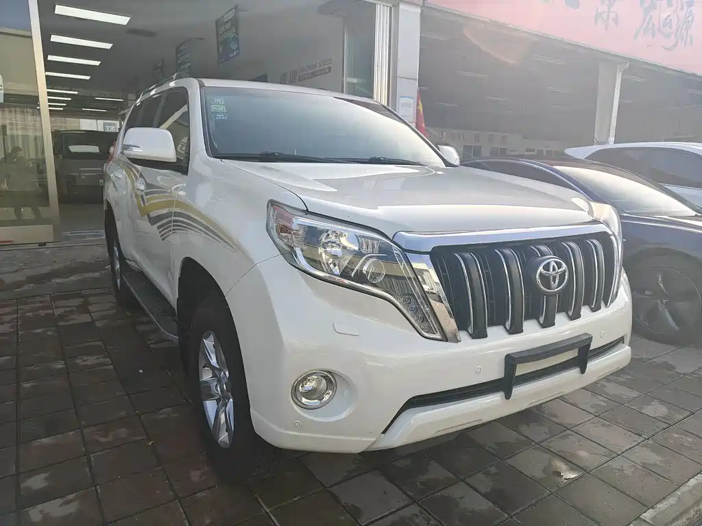 Toyota Prado 2017 — фото 2