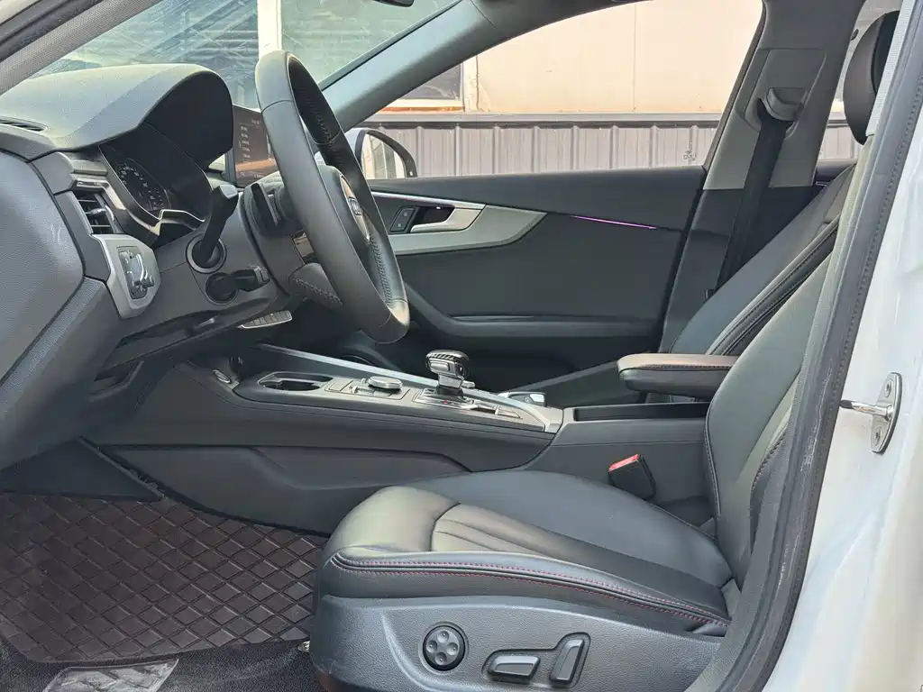Audi A4L 2019