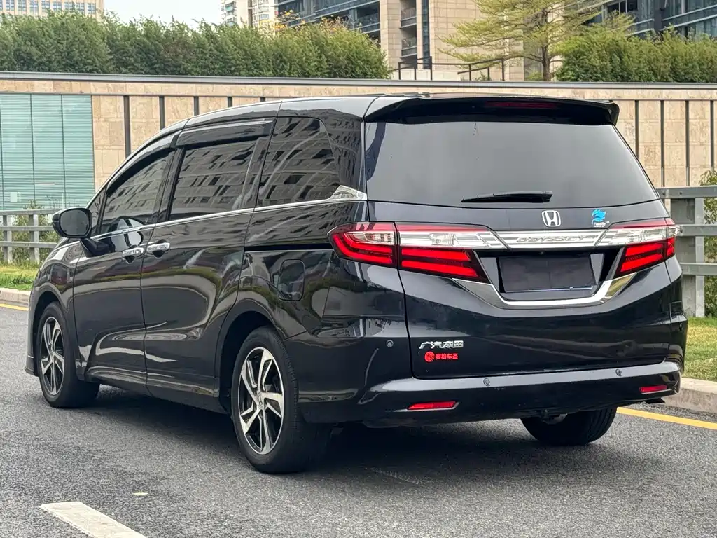 Honda Odyssey 2017 — фото 6