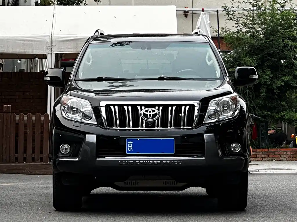 Toyota Prado 2011 — фото 2