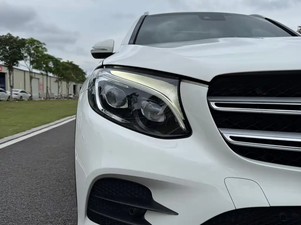 Mercedes-Benz GLC 2017 — фото 43