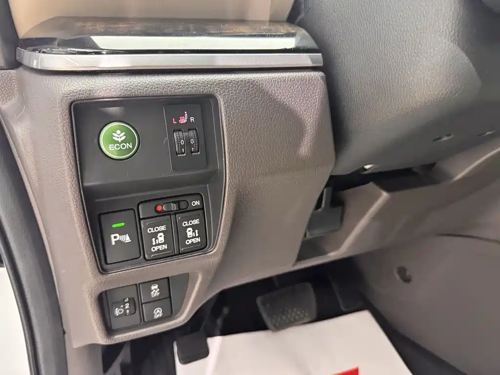 Honda Odyssey 2017 — фото 15