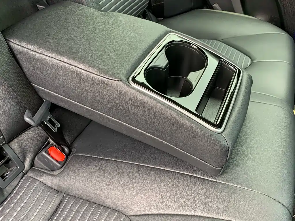 Toyota Camry 2024 — фото 29