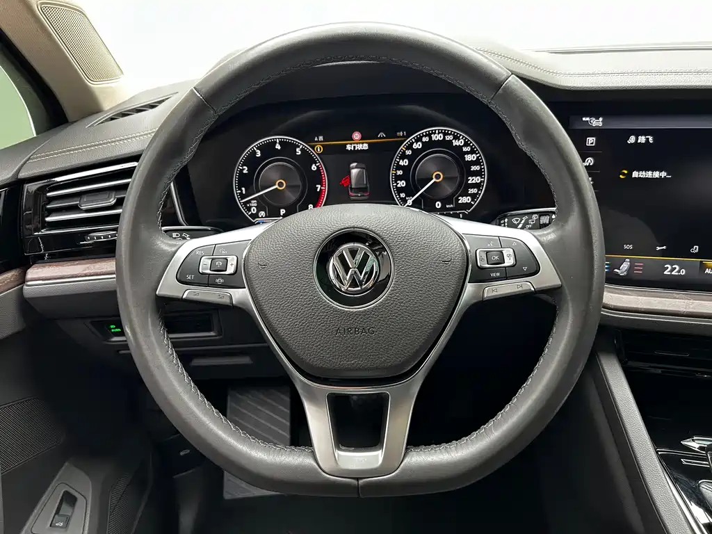 Volkswagen Touareg 2020 — фото 14