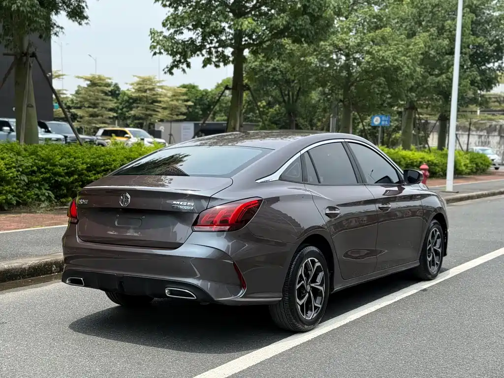 MG MG5 2021