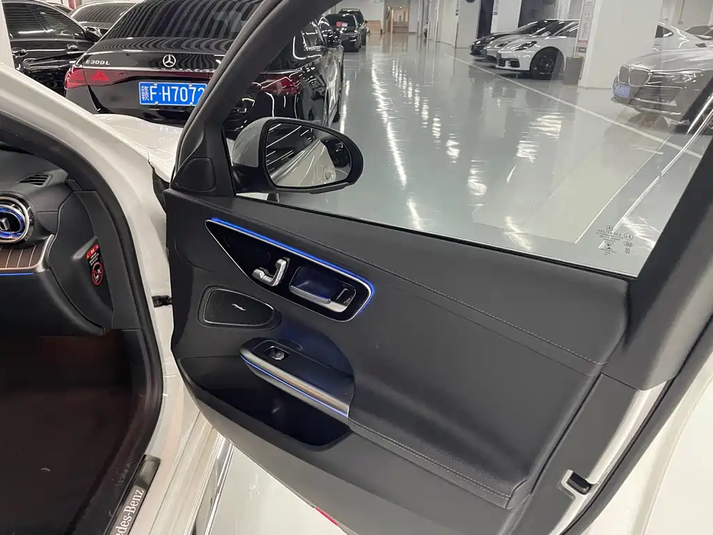 Mercedes-Benz C-Class 2023