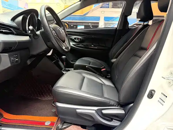 Toyota Yaris L 2022