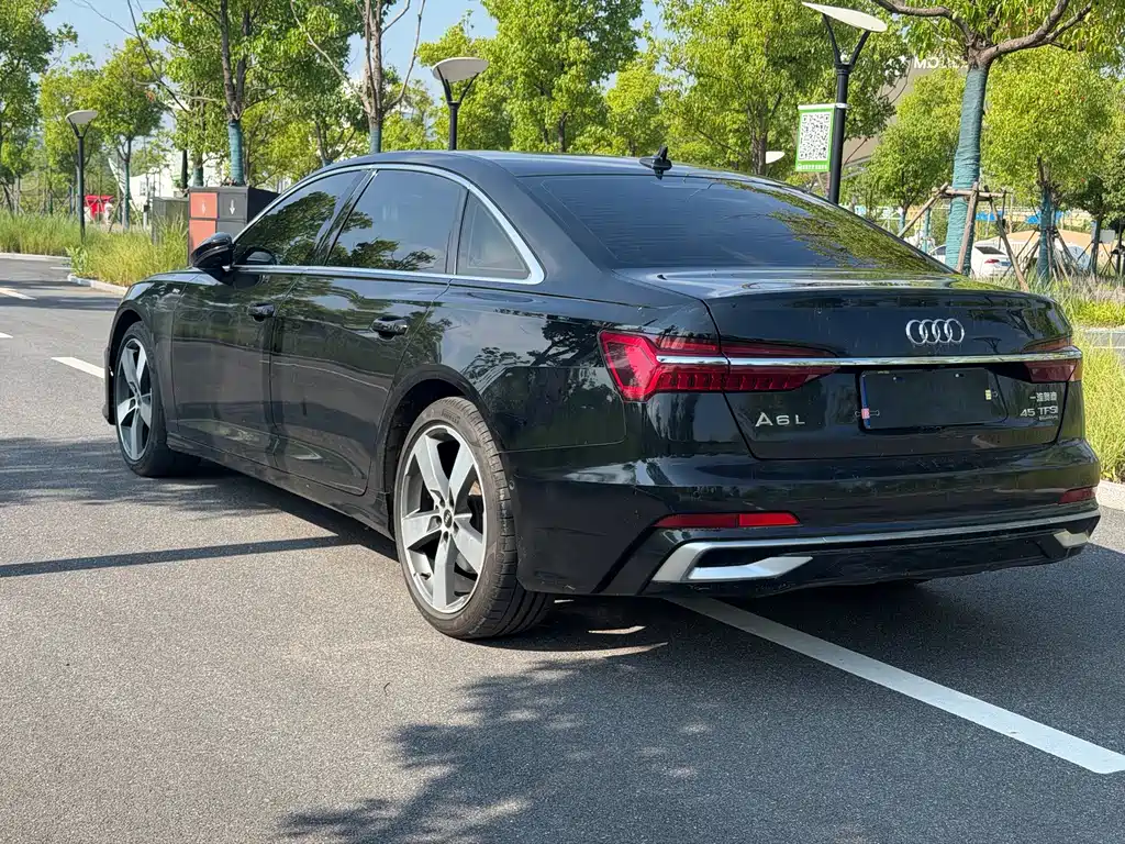 Audi A6L 2022