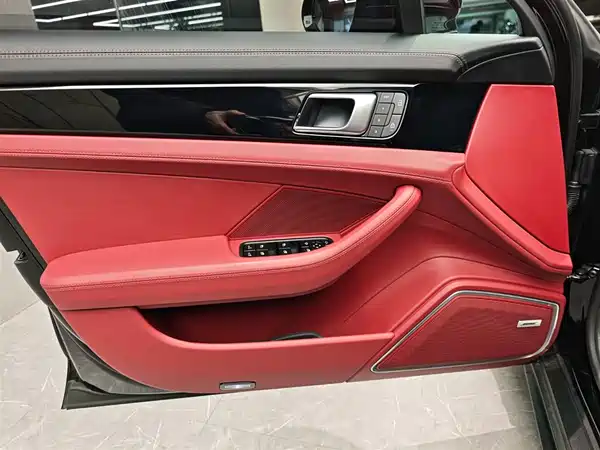 Porsche Panamera 2023