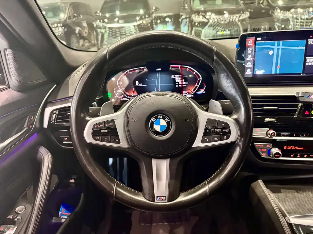 BMW 5 Series 2021 — фото 10