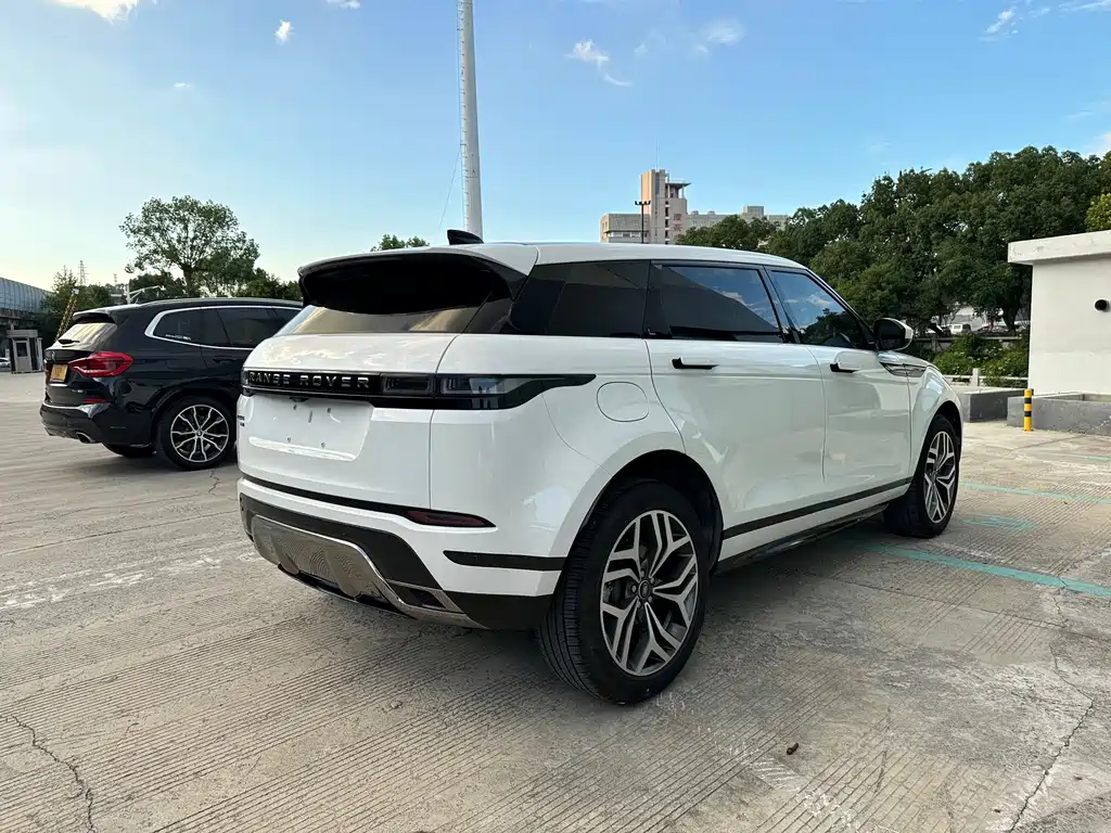 Land Rover Range Rover Evoque 2022 — фото 9