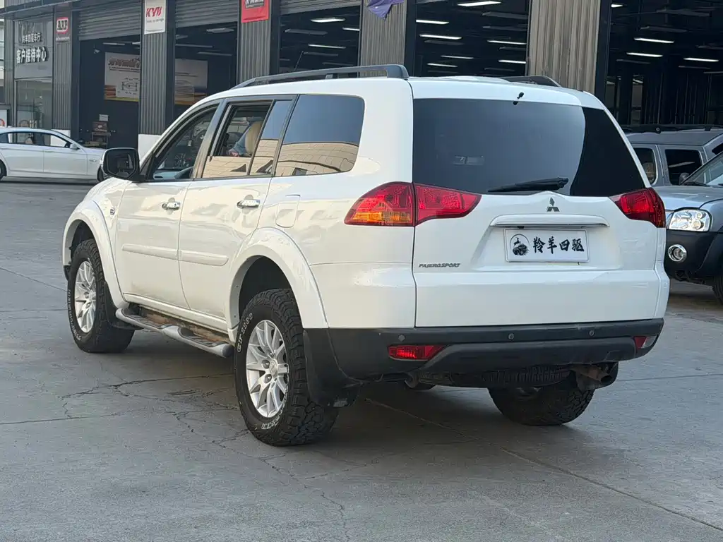 Mitsubishi Pajero Jinchang 2013 — фото 12