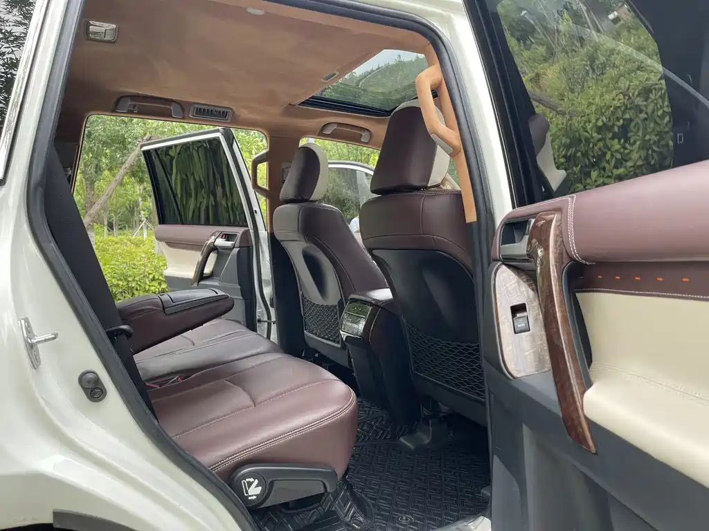 Toyota Prado 2019 — фото 5