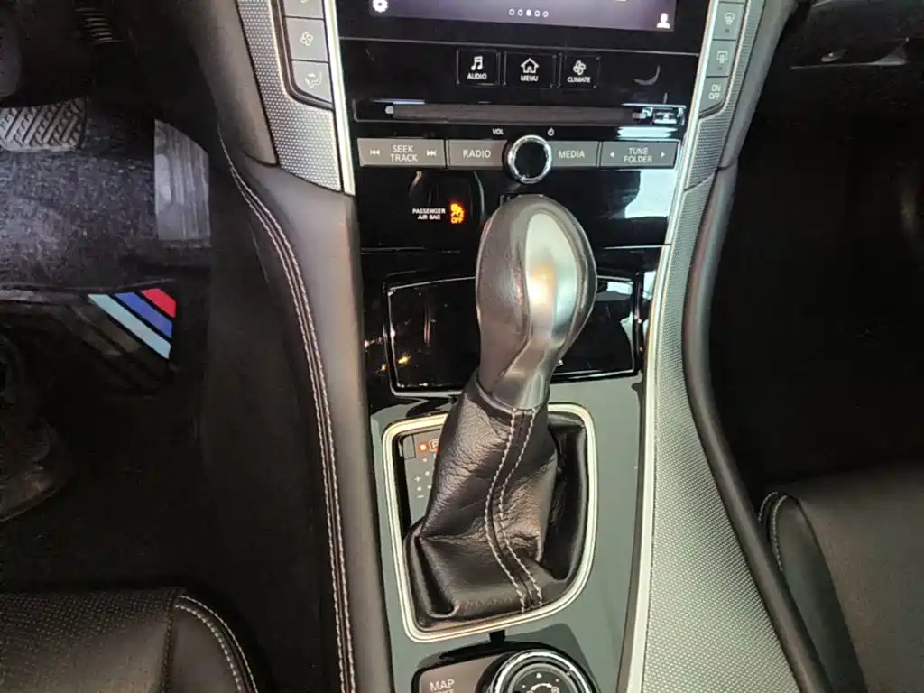Infiniti Q50L 2017 — фото 14